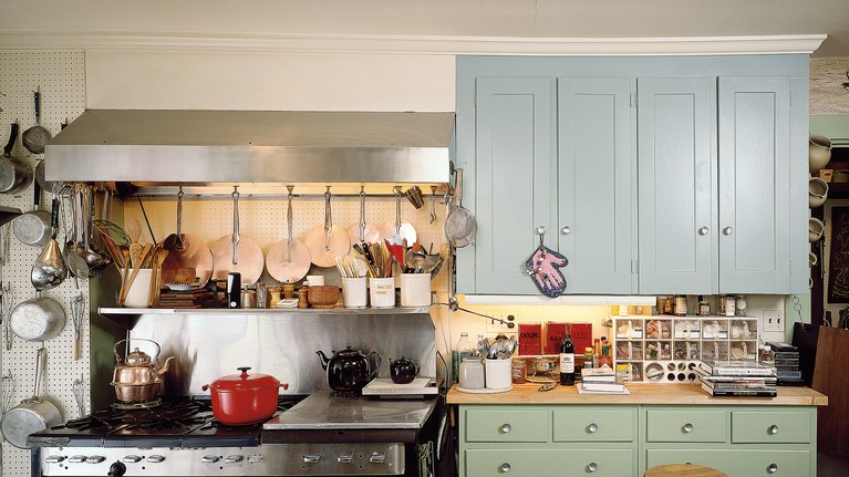 Above: Photos from the home of Julia Child, extracted from the book "Julia's Kitchen: Practical and Convivial Kitchen Design Inspired by Julia Child". Source