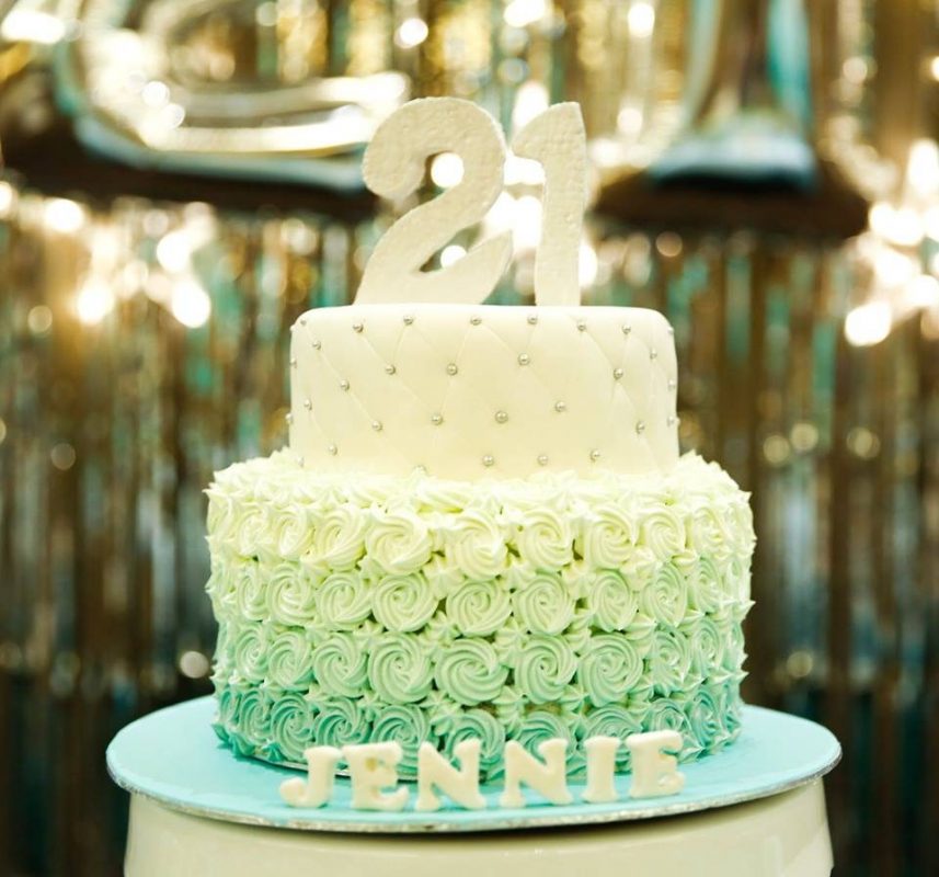 14 Amazingly Unique Wedding Cakes