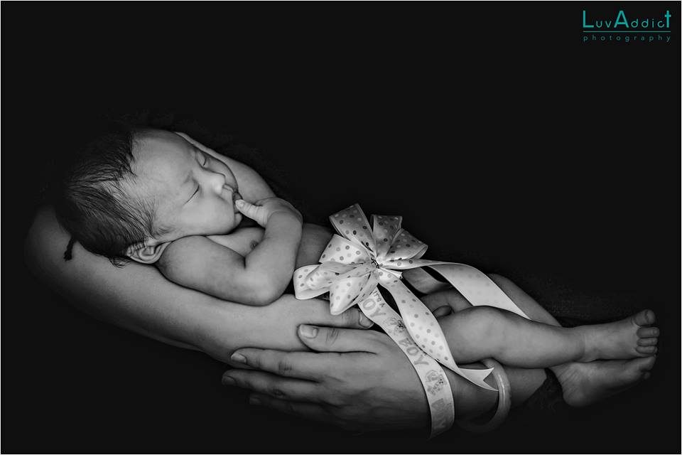 A snug little gift LuvAddict Photography. Baby photographer in Singapore.