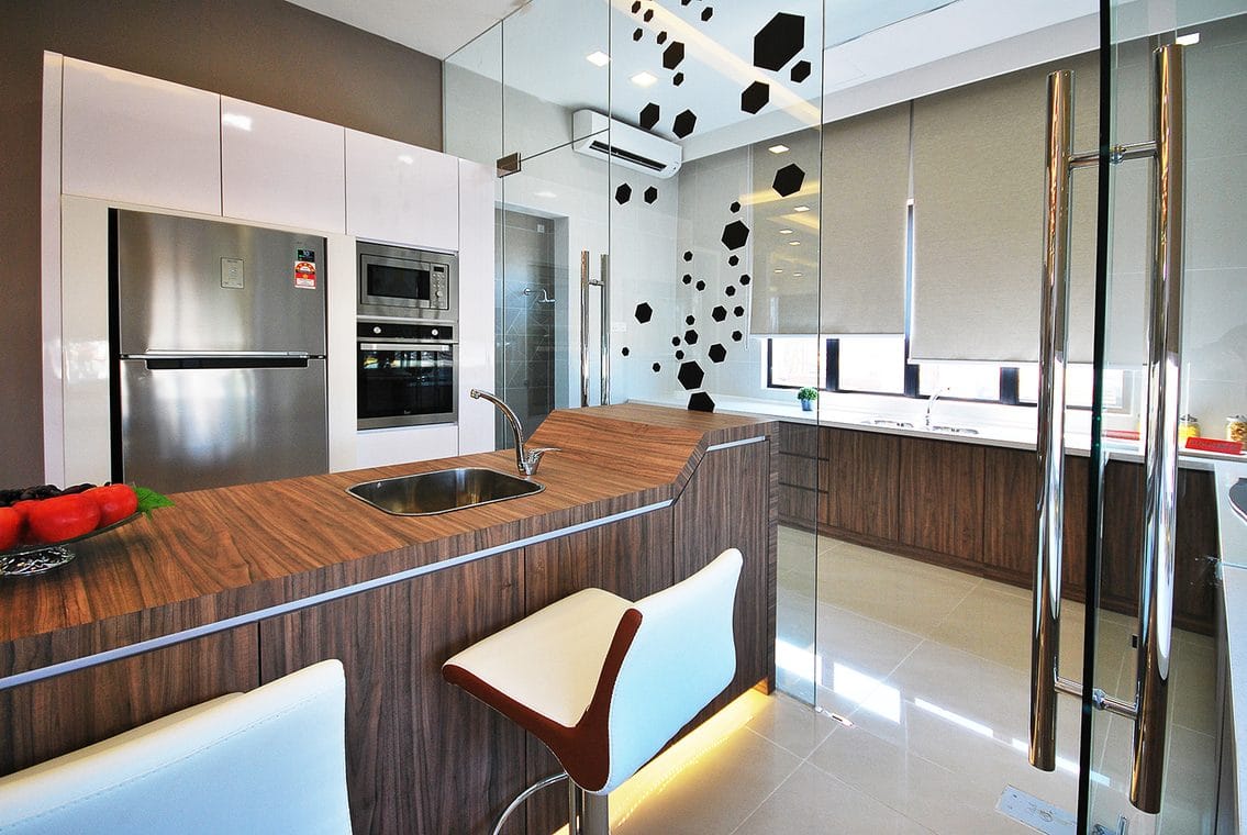wet and dry kitchen design for home in Ipoh