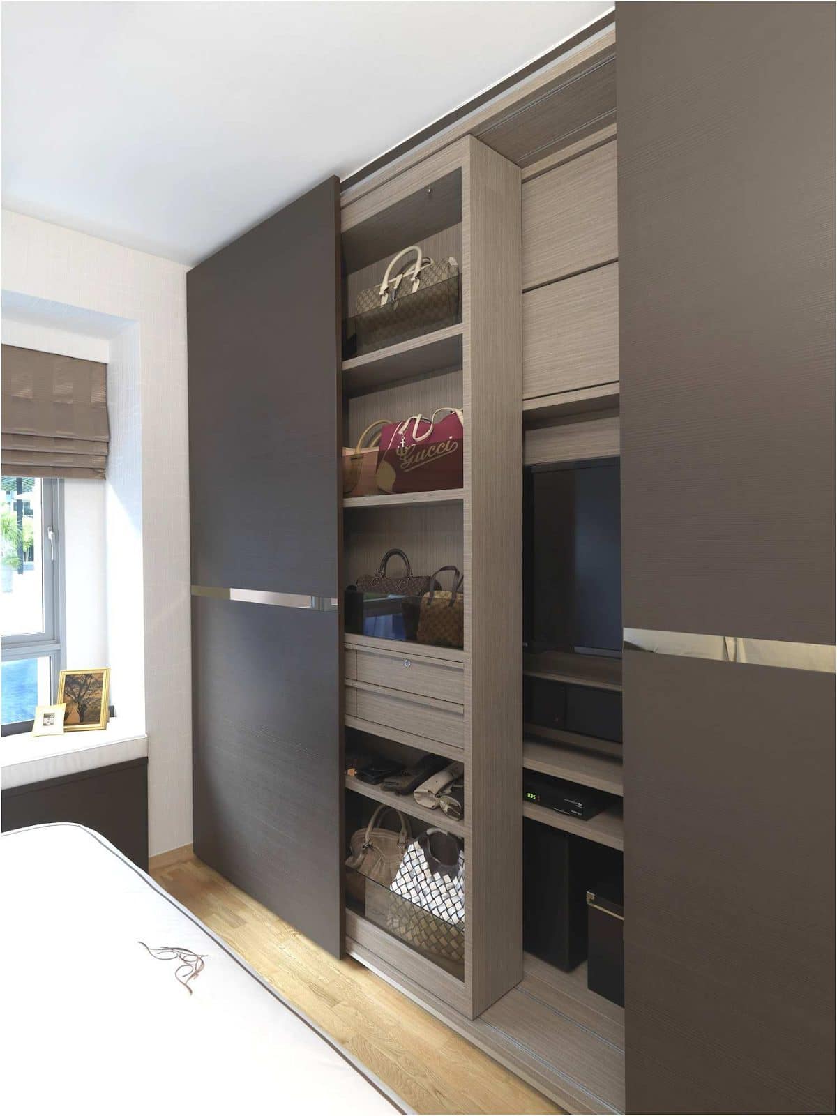 Walk-in wardrobes 