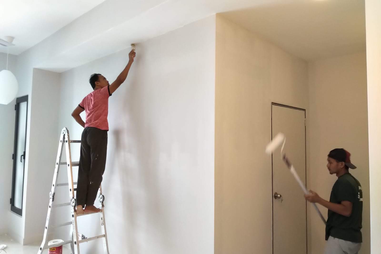 Above: Walls and door were painted to match the existing colours.