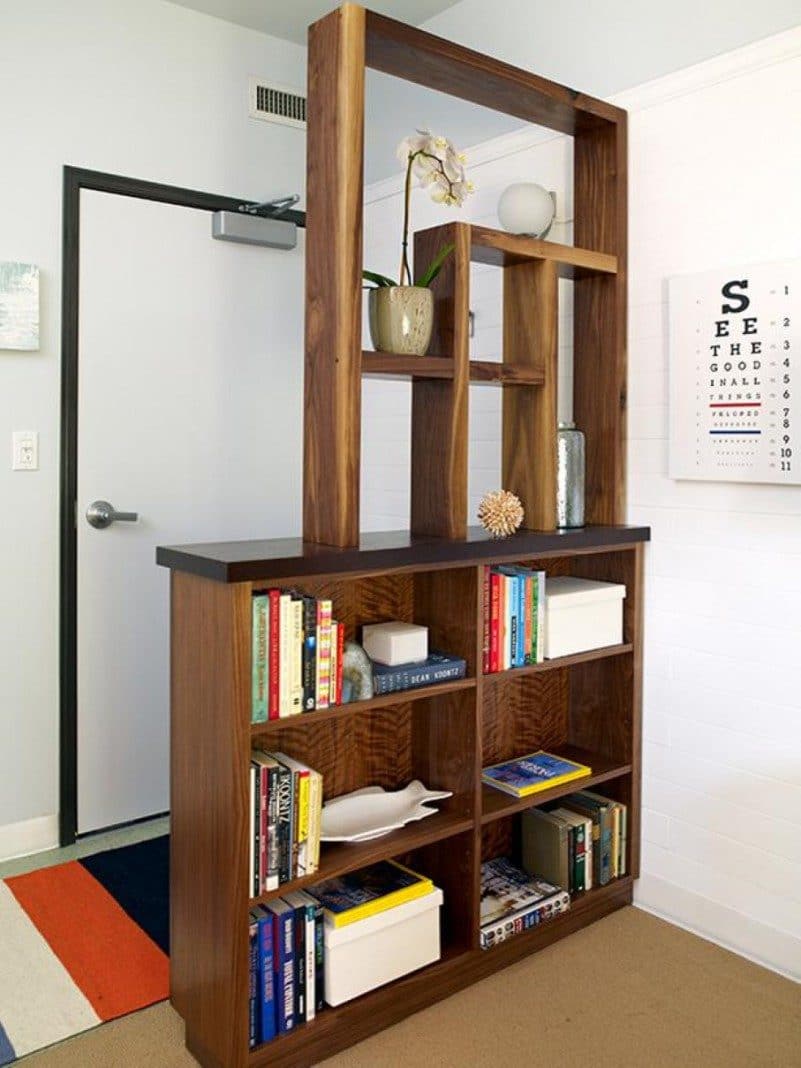 Low bookshelf partition