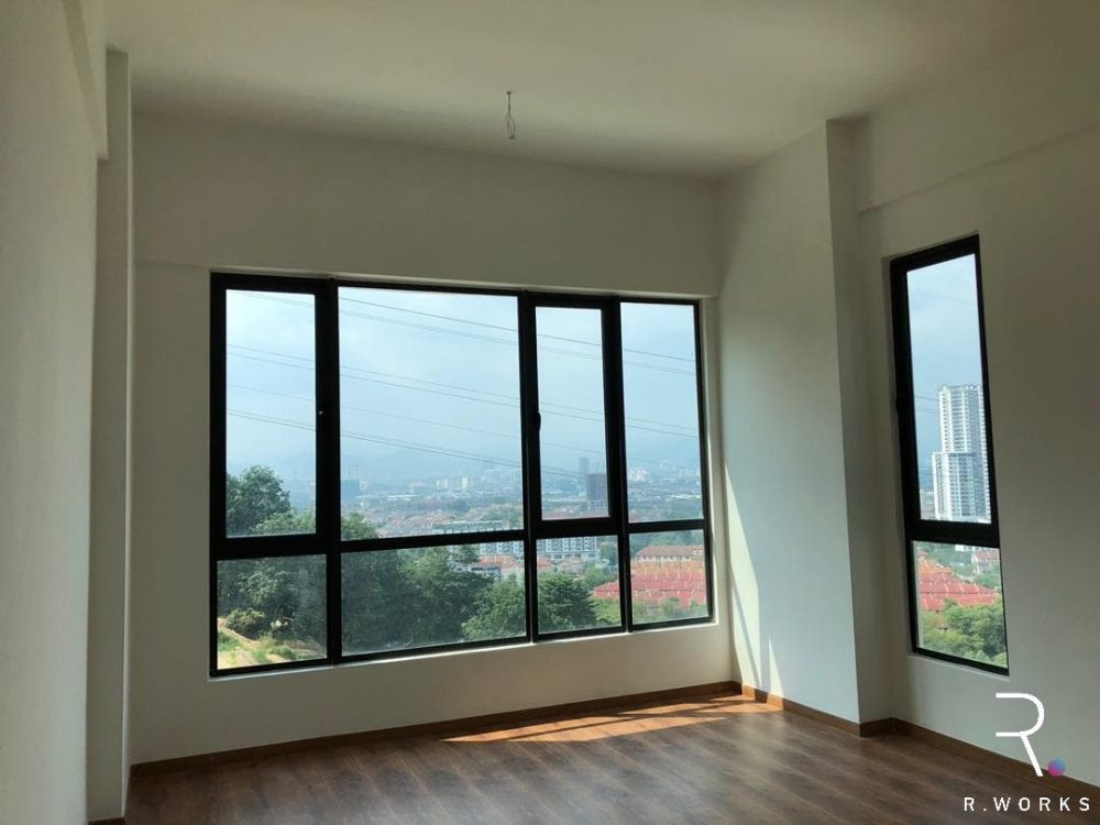 Empty master bedroom before interior design