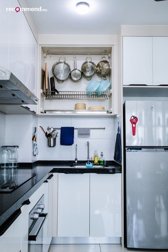 Cutout kitchen cabinets and mounting rails for kitchen storage