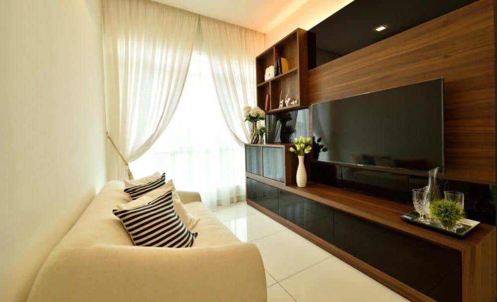 Kabinet TV bertona hitam dan walnut