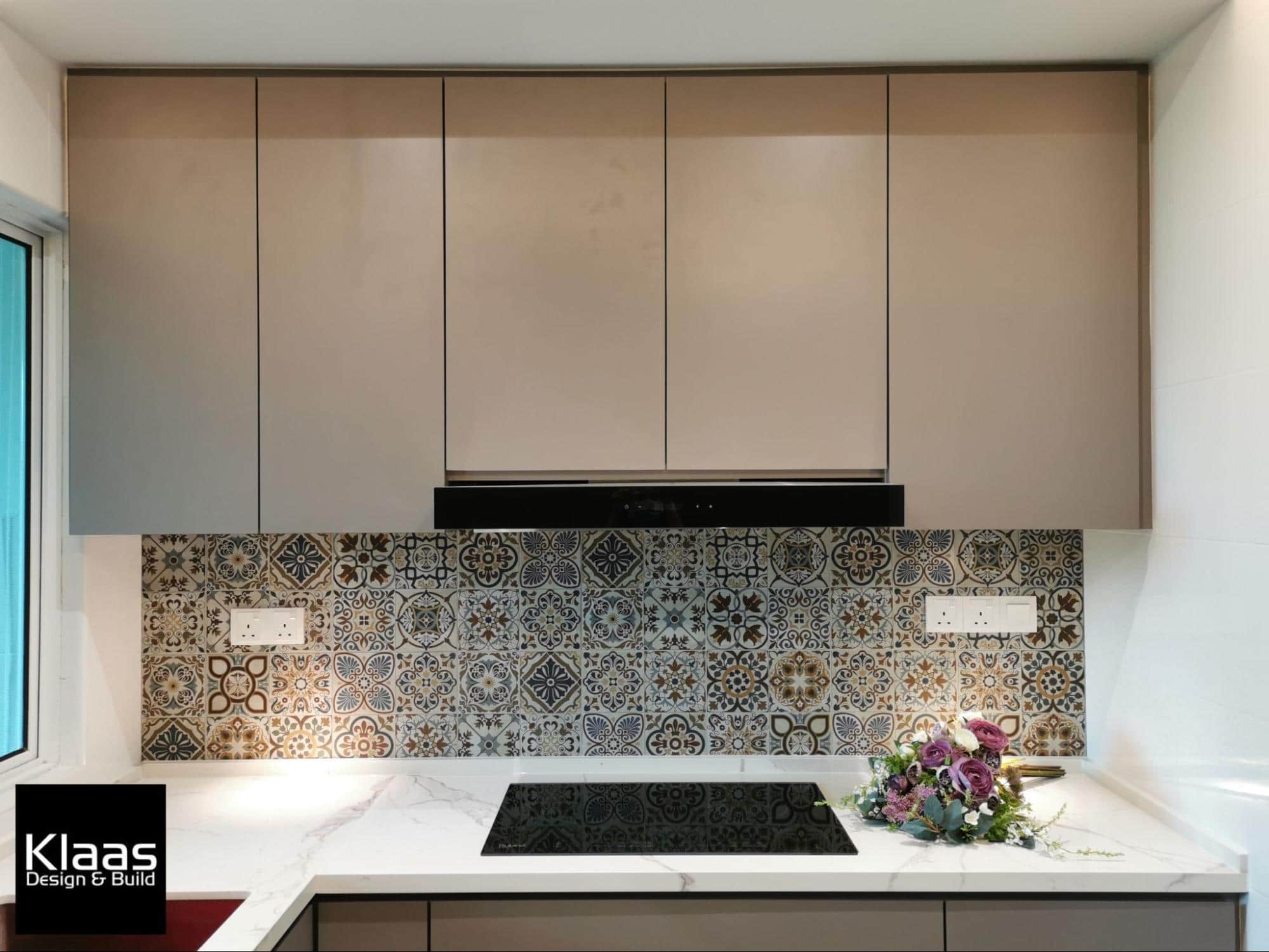 Kitchen backsplash made of abstract Talavera tiles
