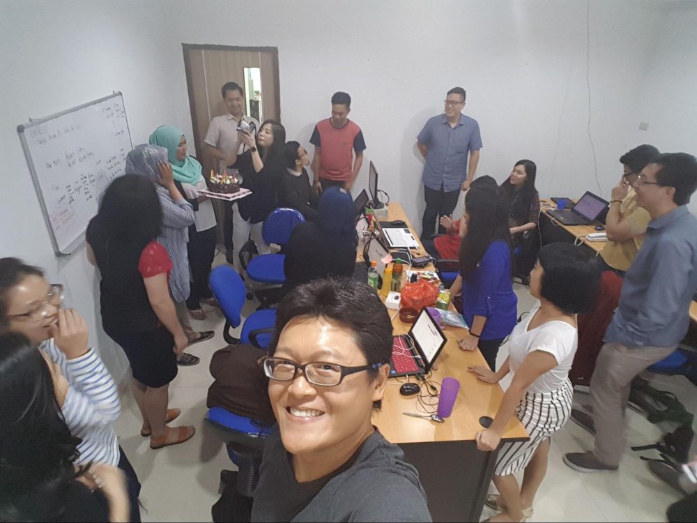 Fast growing Indonesia team, crammed into a tiny shophouse / ruko, with the motivation and hunger to build something great. Jakarta, Aug 2016