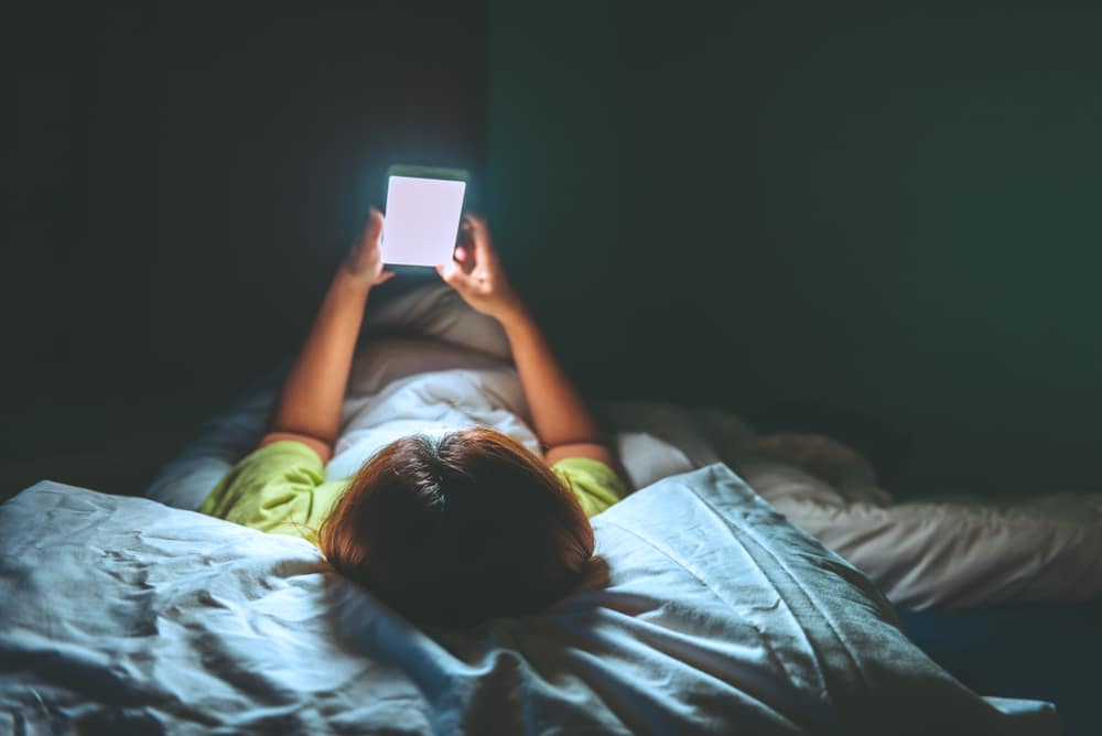 Smart phones and electronics in bed make it harder to sleep