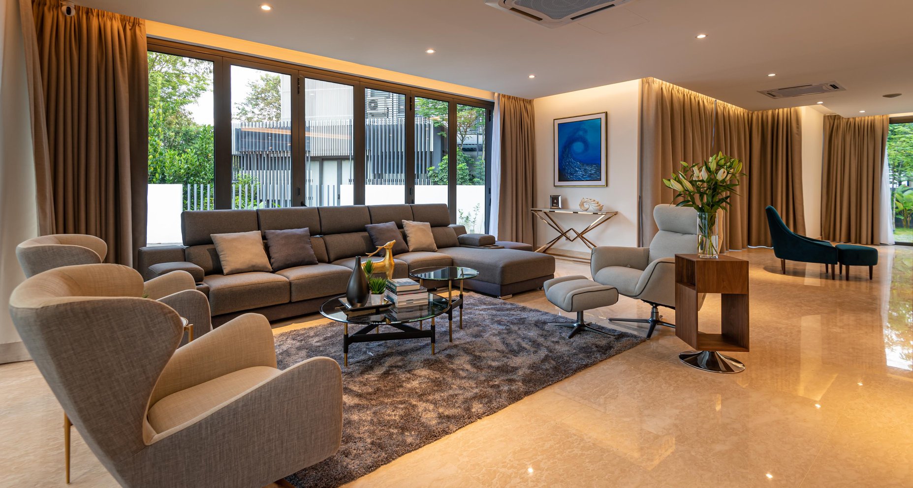 Modern living room design with grey furnishing 