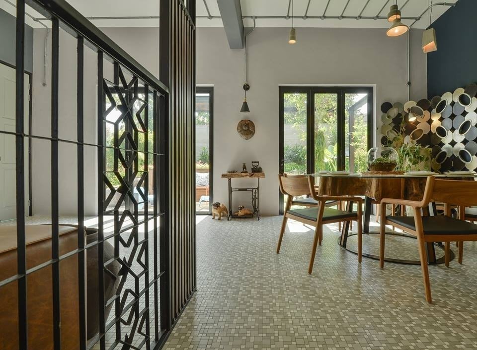 Above: Semi-d in Tanjung Tokong, Penang showing a folding door leading to the garden. Project by Archiplan Interior Design